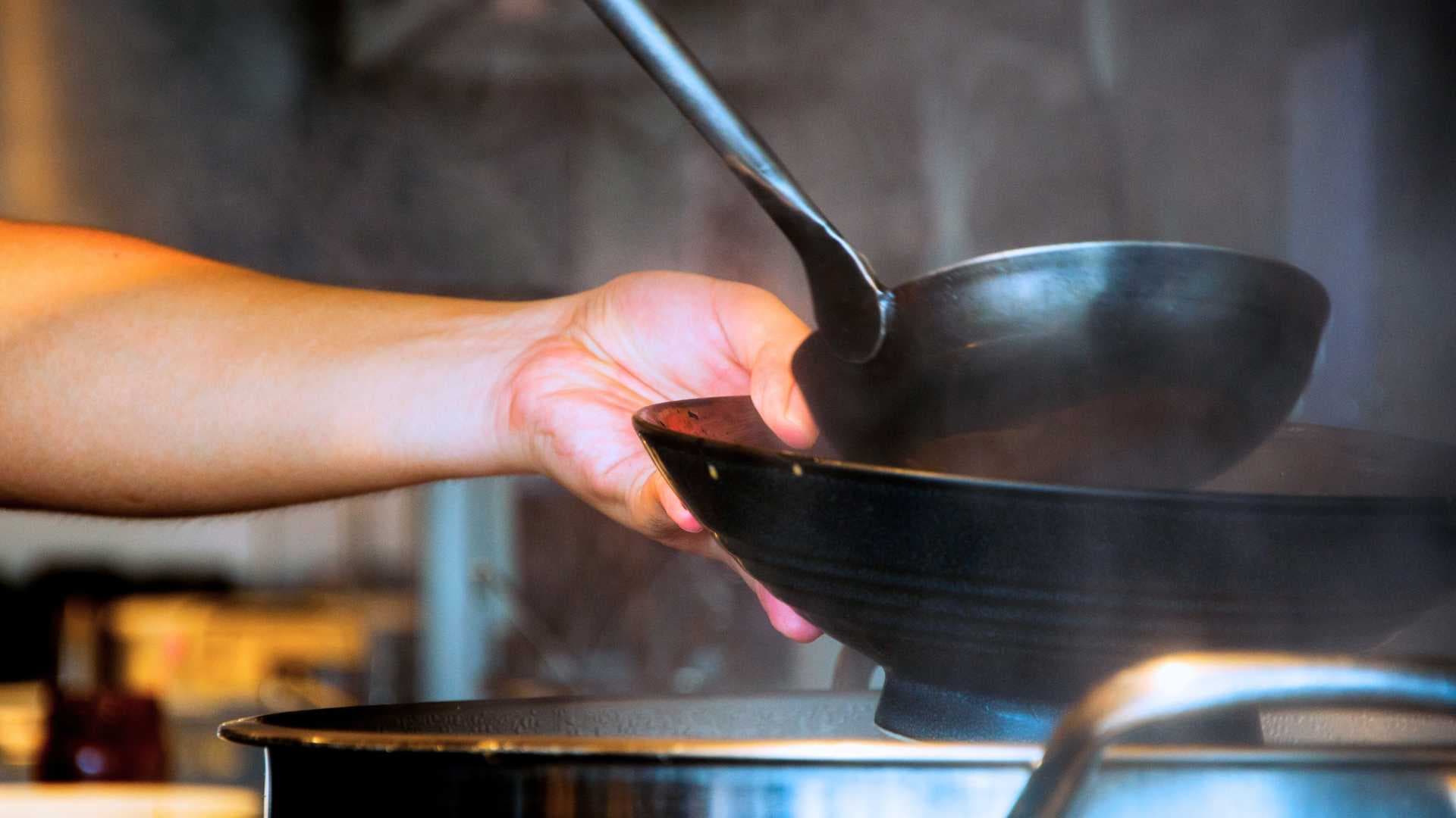 『ラーメン環2家』(家系総本山 吉村家直系店) 正社員 / 引越し支援・家賃補助/ 月収27万円～（神奈川県）