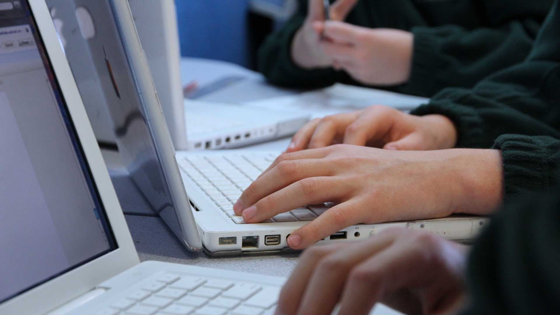 【2025新卒限定】【業務系アプリケーションエンジニア・プログラマ】研究・開発・設計エンジニア職（和歌山県）